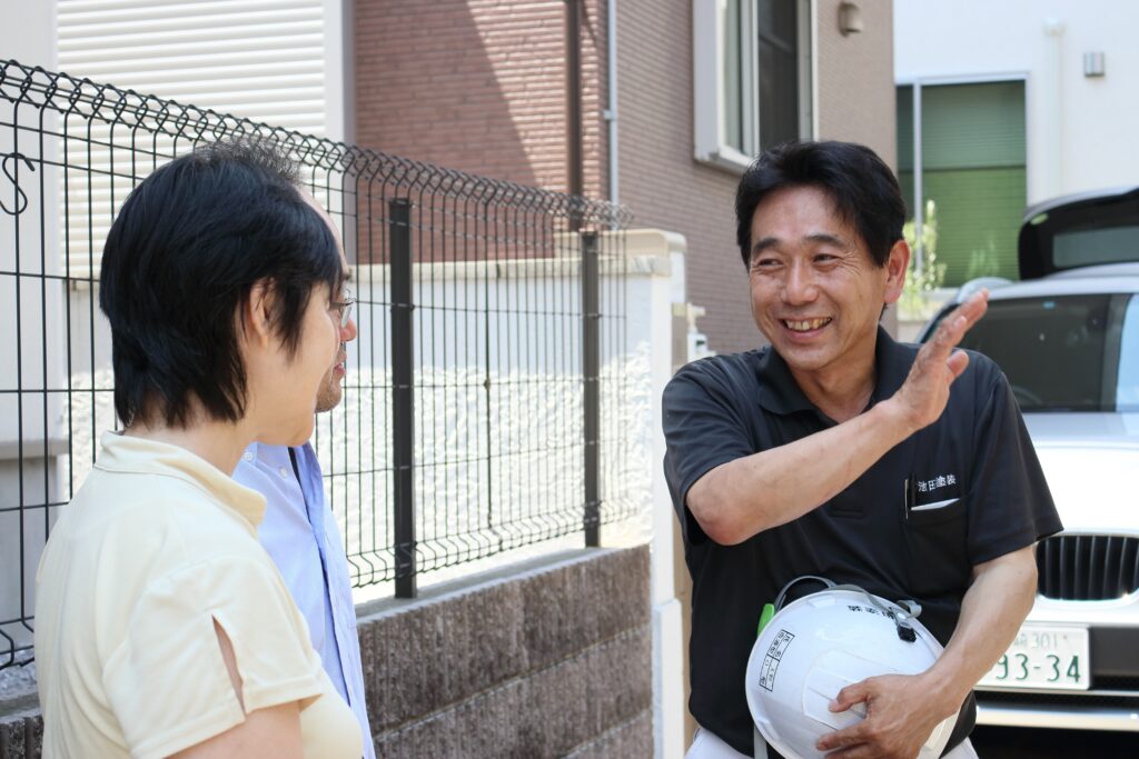 外壁塗装の価格を抑えるための具体的な方法