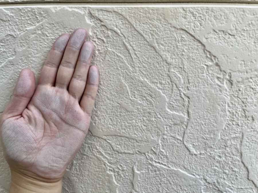 外壁塗装のタイミングは「築年数」と「劣化症状」で判断する