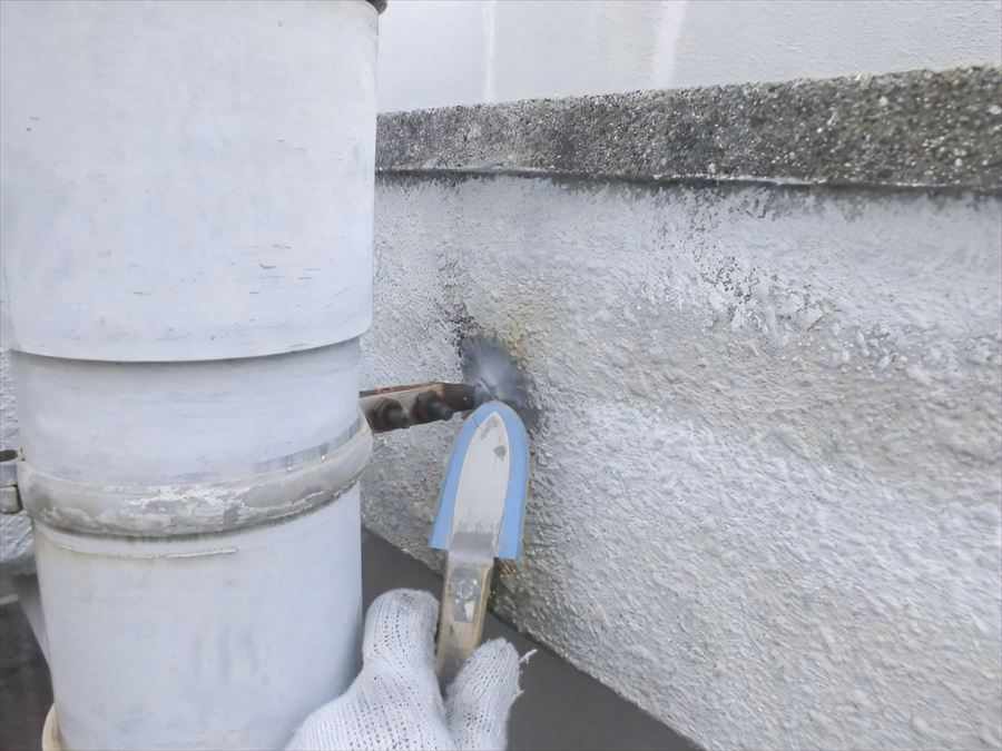 外壁塗装のひび割れ補修費用と判断基準