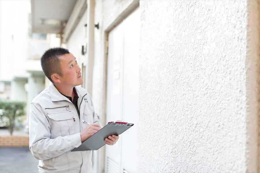 外壁塗装のひび割れの原因と補修方法