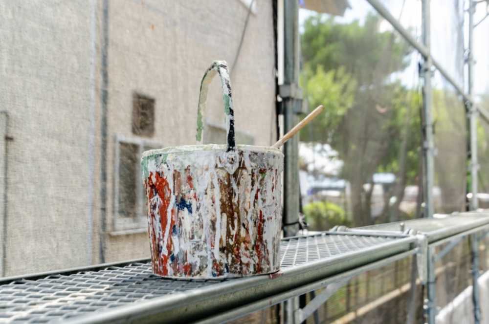 外壁の塗り替えの目安は？